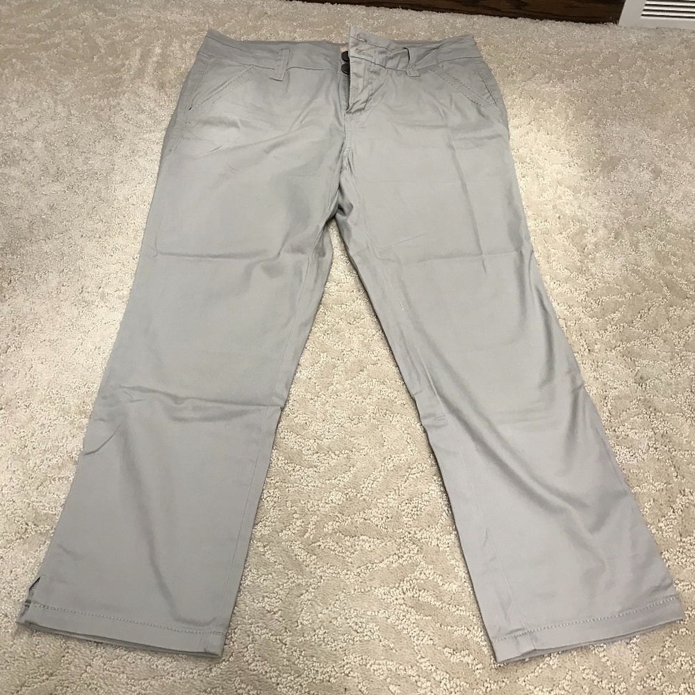 Women BKE Khaki Capri Size 27